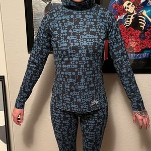 Womens Stretch Long Sleeve Hoody by Mountain Hardwear